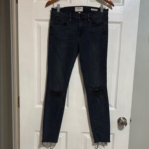 FRAME Le Skinny de Jeanne 28